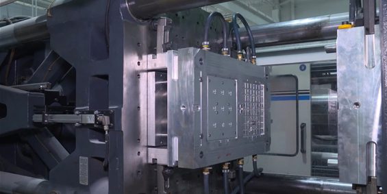 Mesin Injeksi Plastik