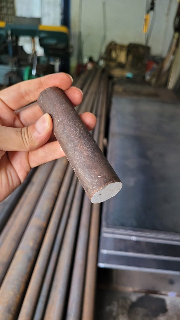 As baja VCL dengan penampang ujung yang terlihat